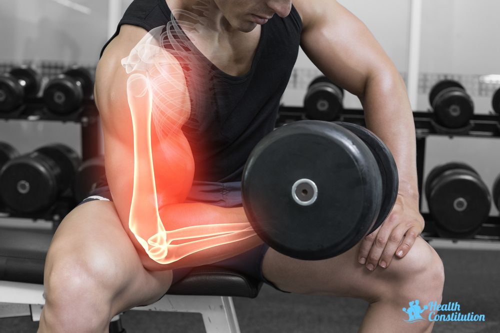 Man Doing Dumbbell Curl